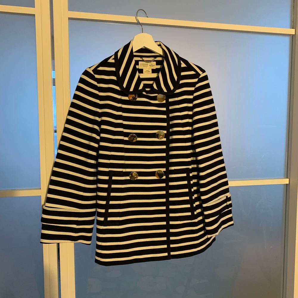 Kate Spade Brooke Street b&w striped jacket with goldtone buttons. Size 10.